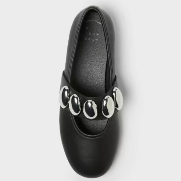 NWT Women’s Genevieve Oversized Dome Stud Mary Jane Flats with Memory Foam - Picture 7 of 9